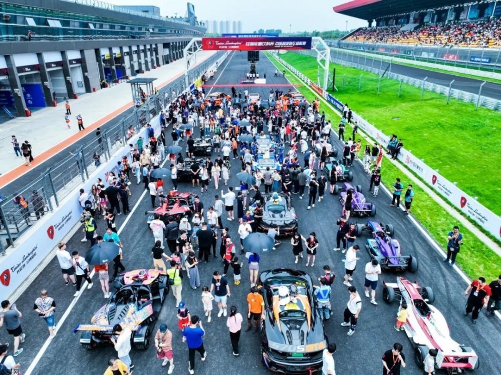 郑州国际赛车嘉年华圆满落幕！河南汽摩运动迈入全新时代